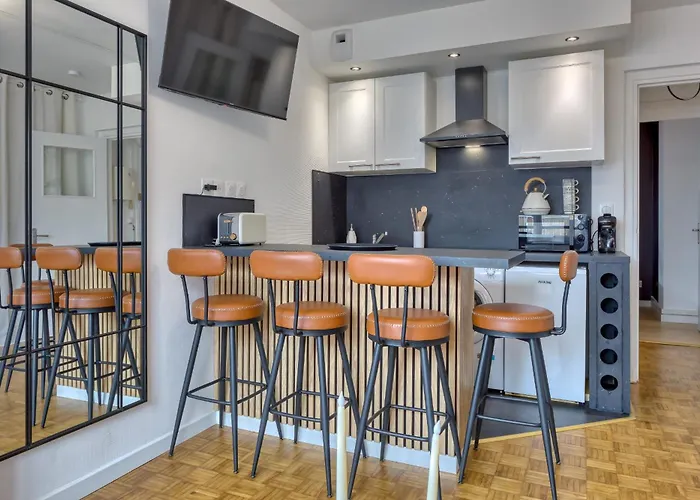 Cécile Charming One-bedroom With Parking Close To The Seine